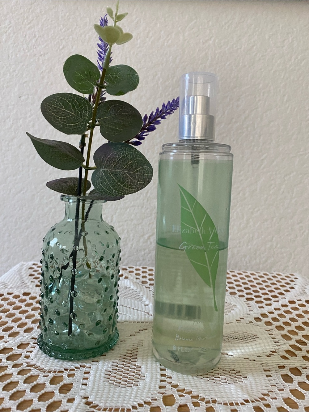 Elizabeth Arden Green Tea Body Mist – Light Green Bottle with Leaf Graphic